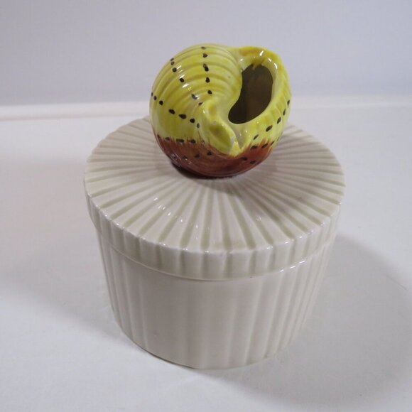 Seashell Ceramic Dish by Fitz & Floyd with Lid Glazed (has small chip on lid) - Picture 4 of 11